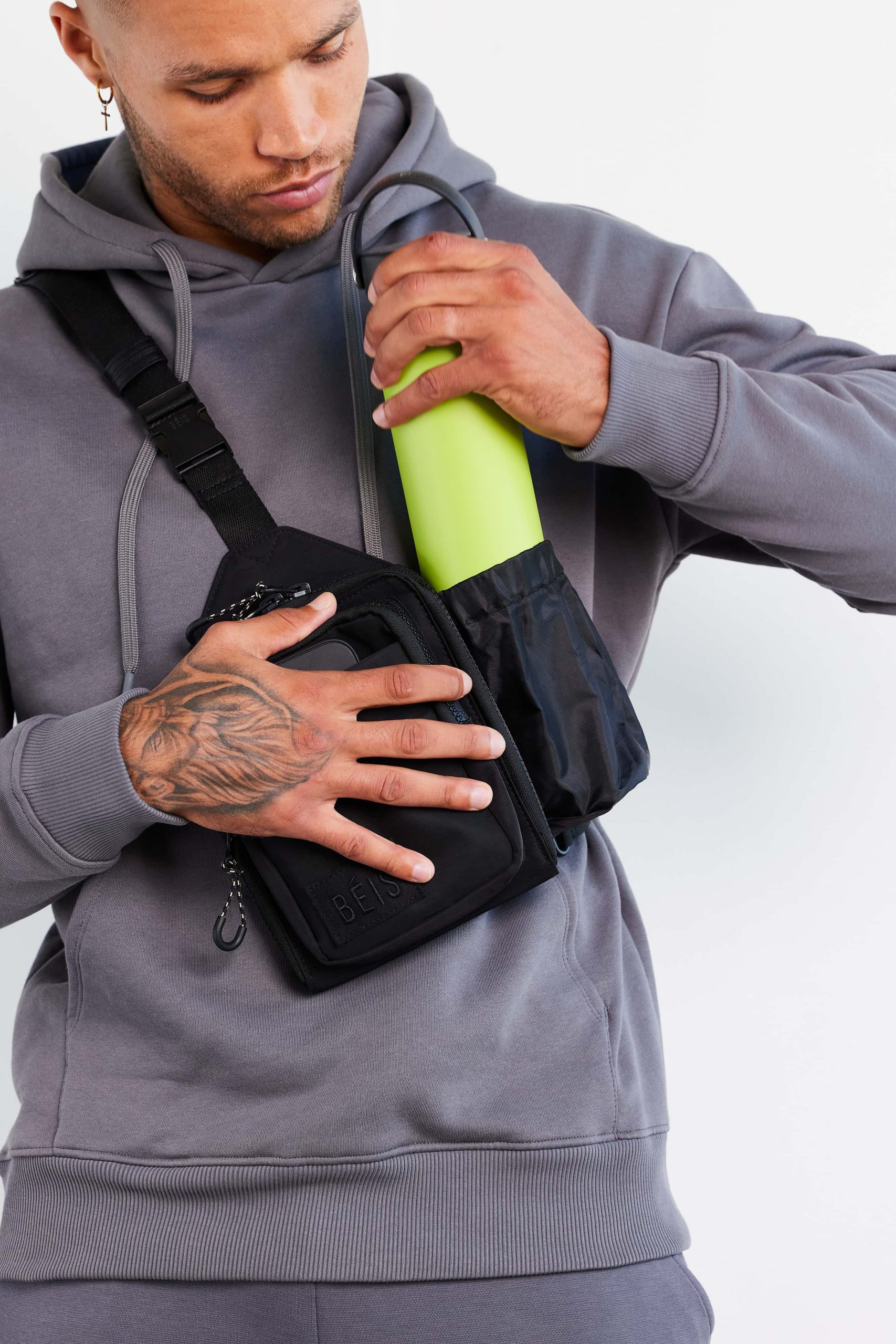 The Sport Sling in Black - Image 7