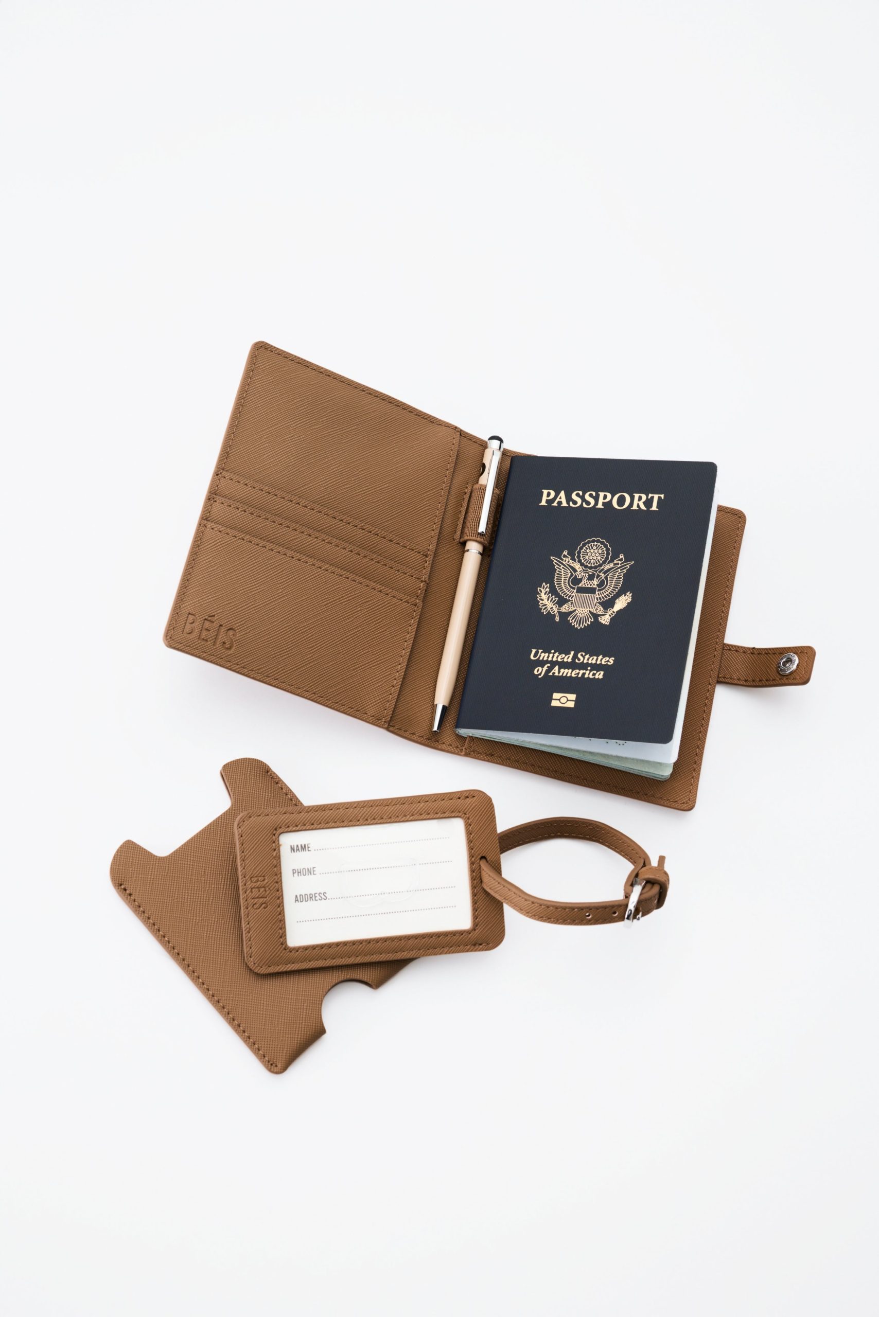 Personalized Accessories - The Passport & Luggage Tag Set in Camel - Image 4