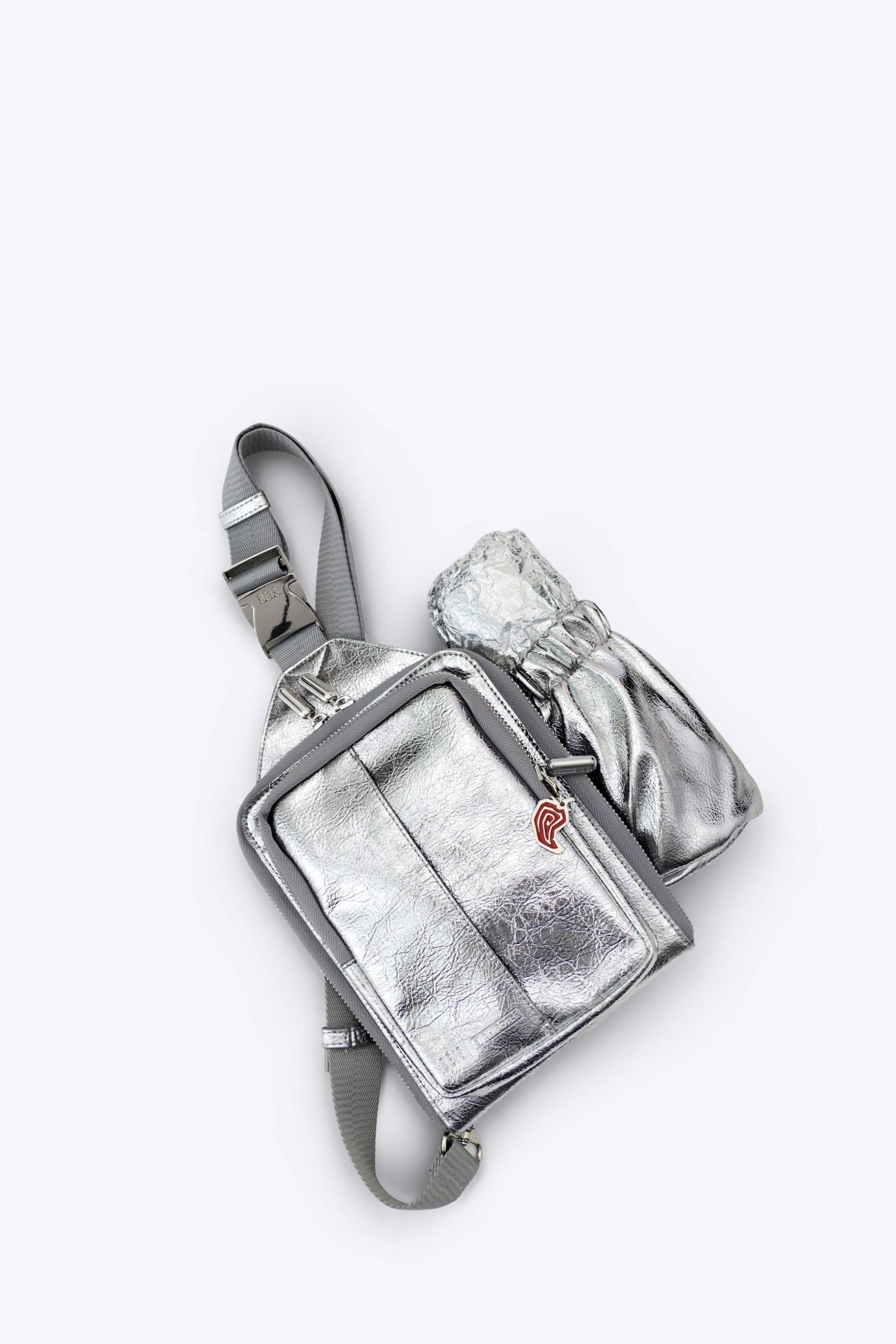 BÉIS x Chipotle The Napkin Sling in Foil - Image 5