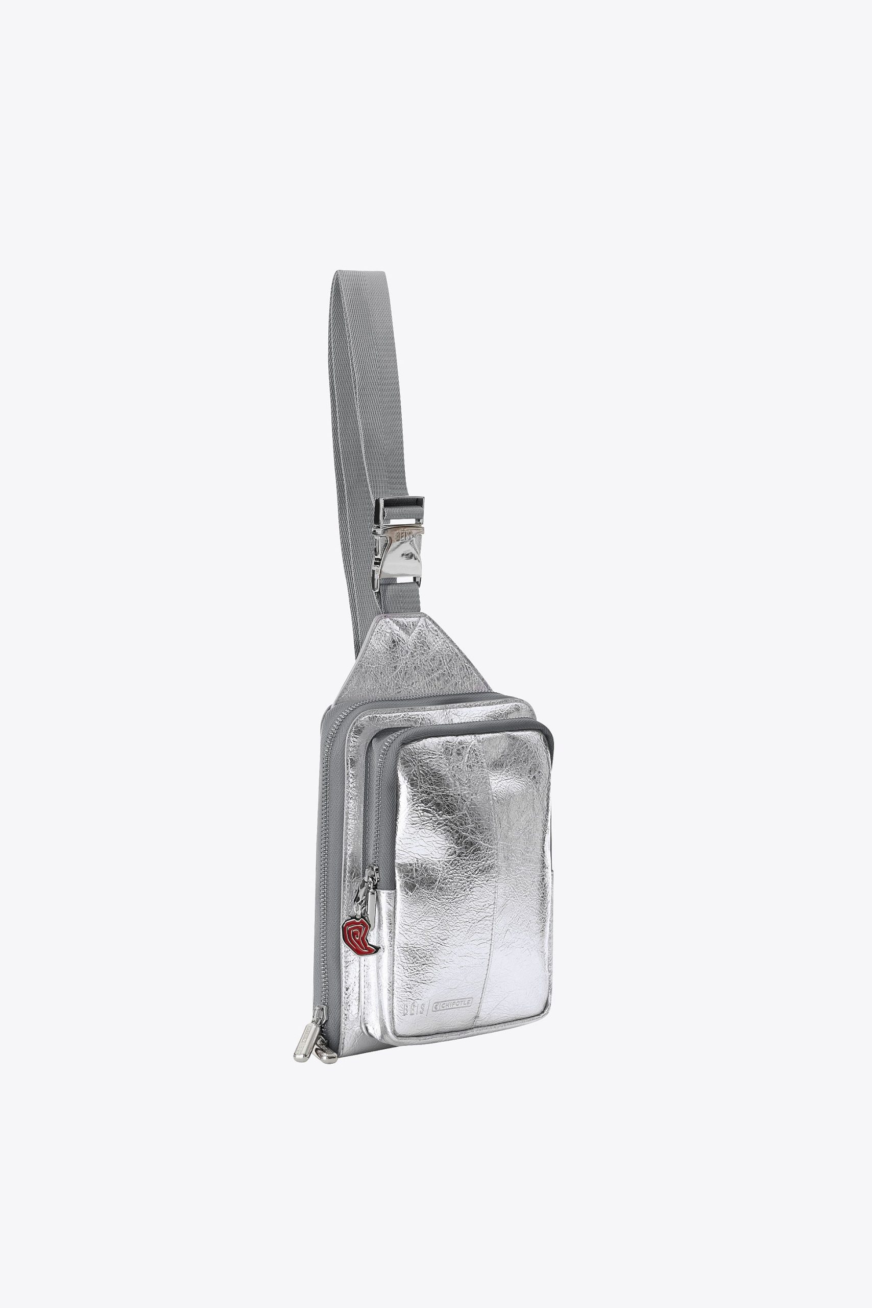 BÉIS x Chipotle The Napkin Sling in Foil - Image 4