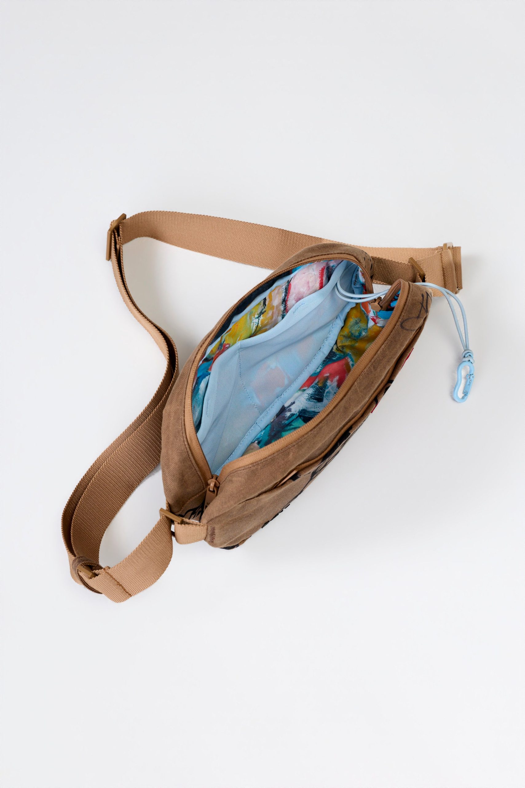 BÉIS x KidSuper The Pro Travel Crossbody in Cargo - Image 4