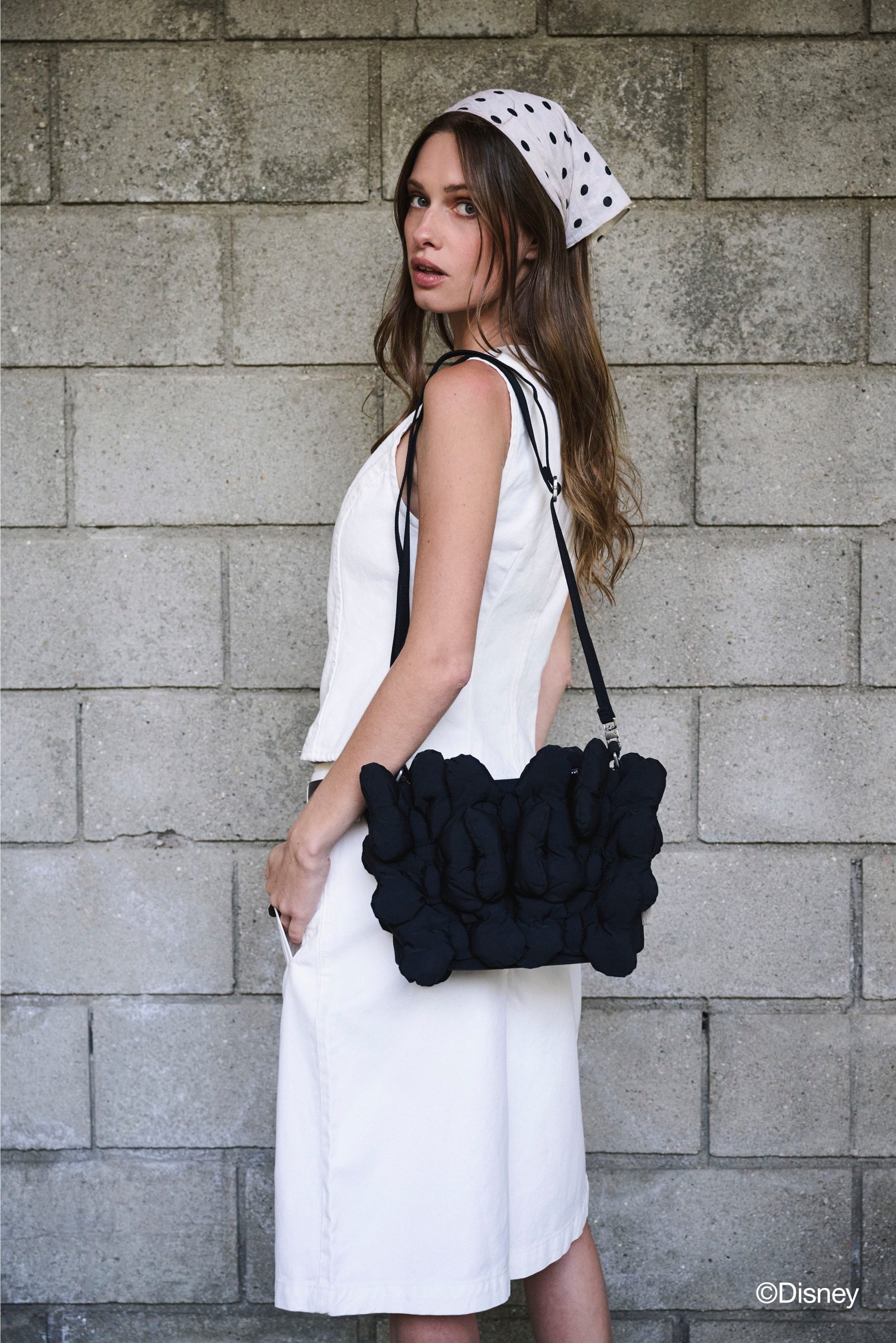 The Minnie Bow Handbag in Black - Image 2